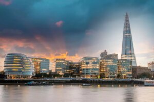 Aquis weekly Movers: Jump in revenues...