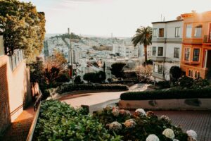 Uprise Teams Up with HoneyBook to...